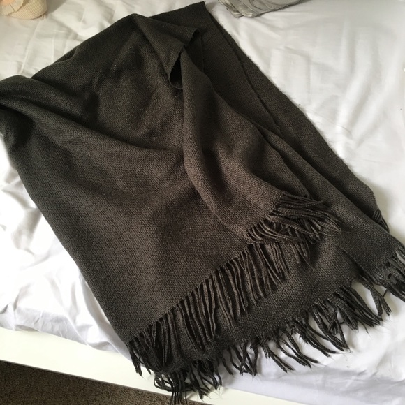 West Elm Other - Beautiful Gray West Elm Throw Blanket